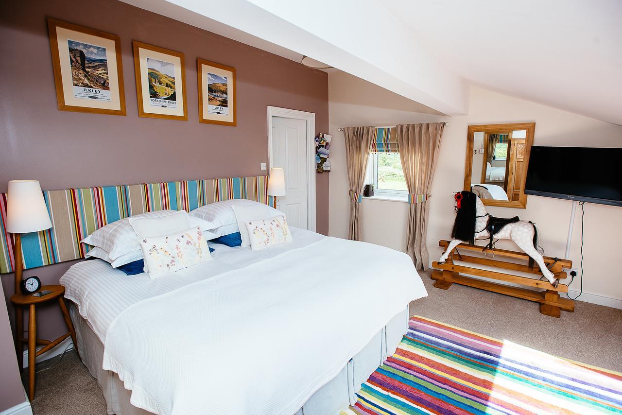 Pickersgill Manor Farm Bed & Breakfast Silsden Exterior photo
