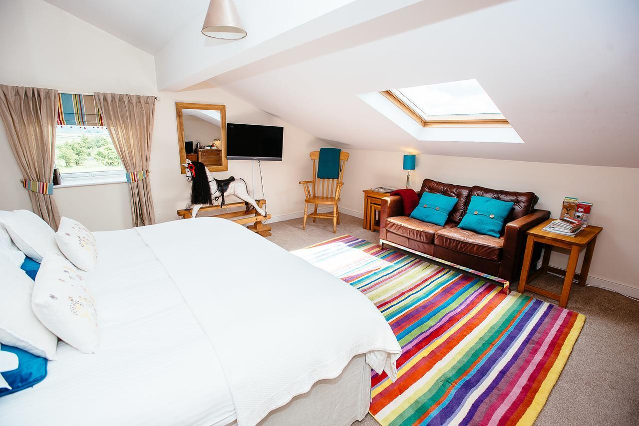 Pickersgill Manor Farm Bed & Breakfast Silsden Exterior photo